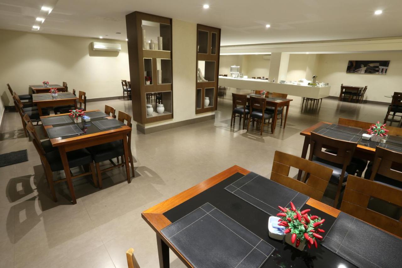 Esplanada Brasilia Hotel E Eventos Екстер'єр фото